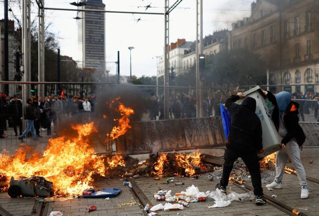Francia: La revolución insiste